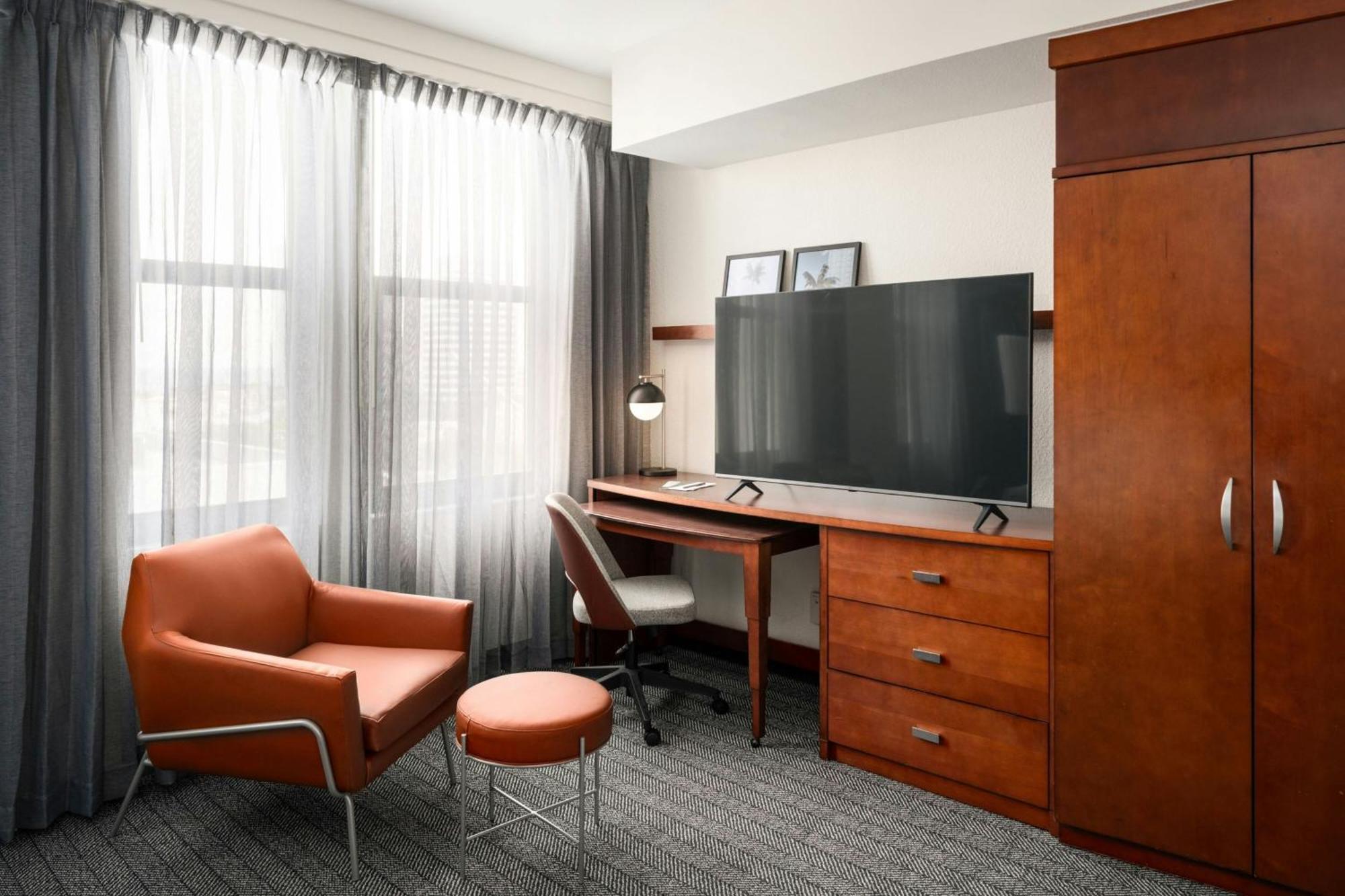 Hotel Courtyard By Marriott St. Petersburg Downtown Esterno foto