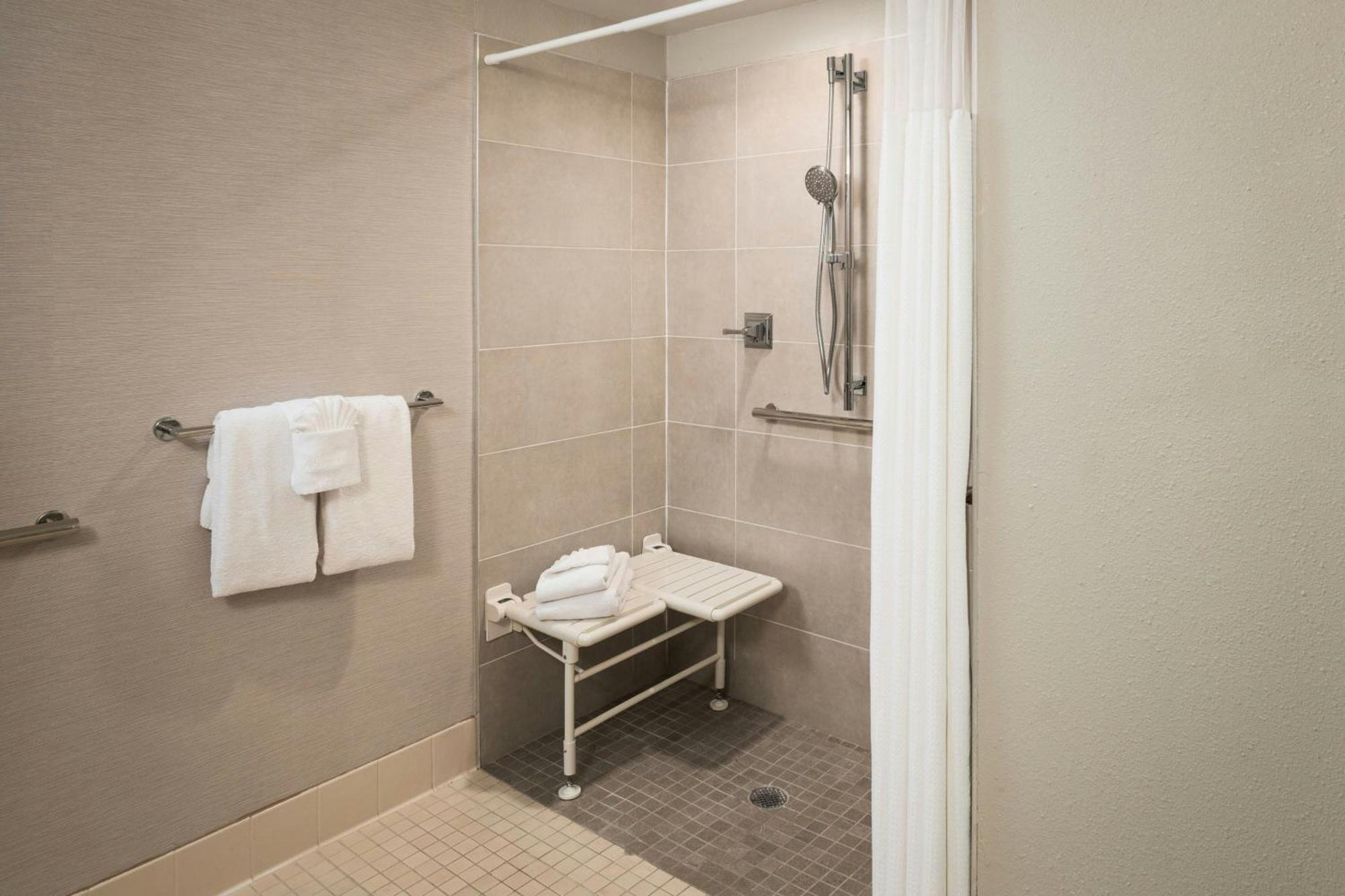 Hotel Courtyard By Marriott St. Petersburg Downtown Esterno foto