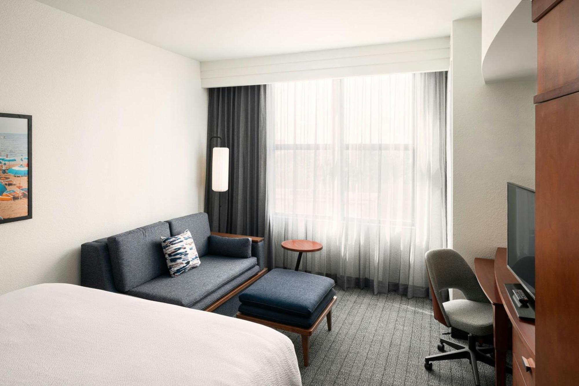 Hotel Courtyard By Marriott St. Petersburg Downtown Esterno foto