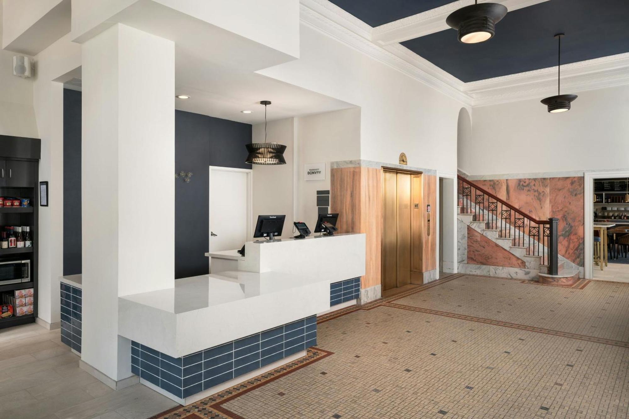 Hotel Courtyard By Marriott St. Petersburg Downtown Esterno foto
